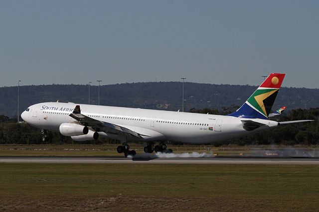 Airbus A340-200 (ZS-SYC)