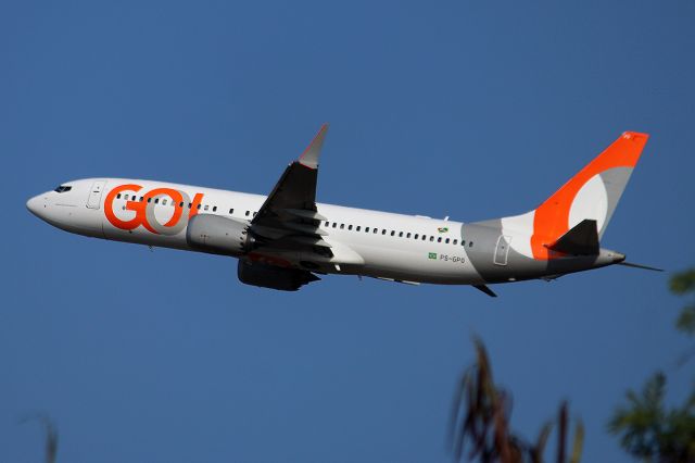 Boeing 737-700 (PS-GPO)