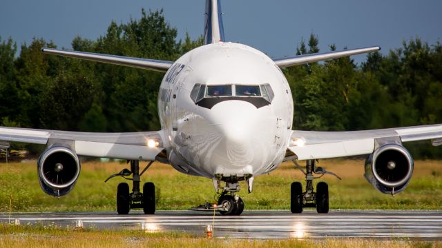 Boeing 737-200 (NRL791)