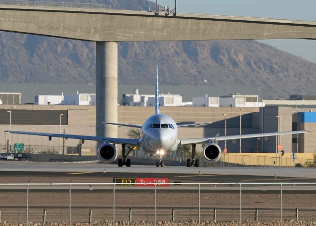 Airbus A319 (N839AW)