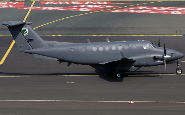 Cessna Skyhawk (N365)