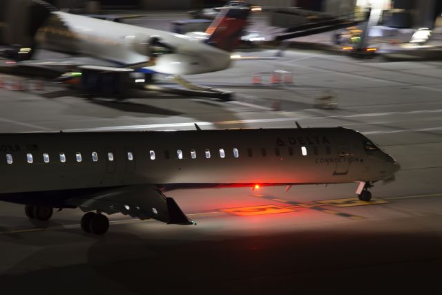 Canadair Regional Jet CRJ-900 (N601LR)