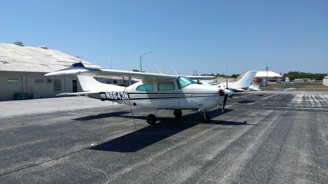 Cessna Centurion (N6643N)