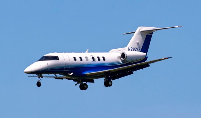 Pilatus PC-24 (N292AF) - Chronos 976 short final 22.