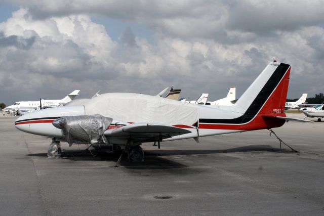 Piper Aztec (N5301Y) - 08-Apr-11