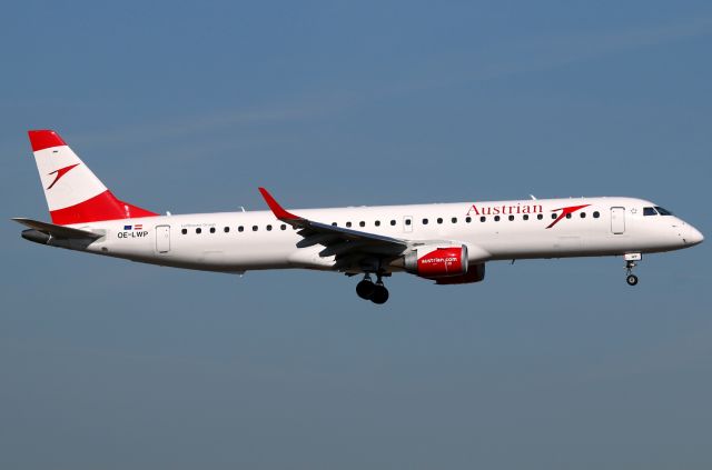 Embraer ERJ-190 (OE-LWP)