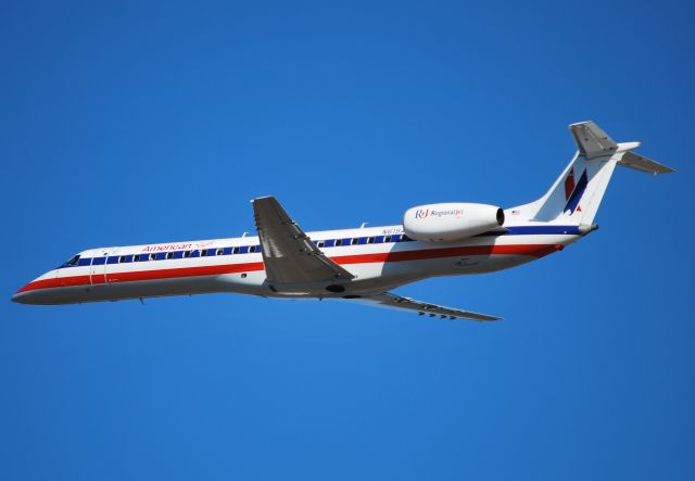 Embraer ERJ-145 (N619AE) - Departing 36C - 1/13/11