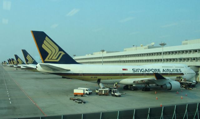 Boeing 747-400 (9V-SPE)