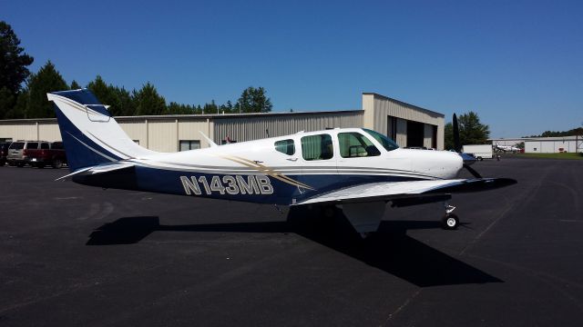 Beechcraft Bonanza (33) (N143MB)