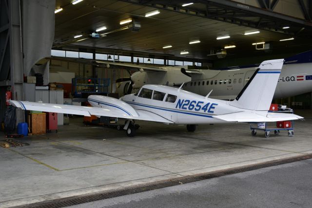 Piper PA-30 Twin Comanche (N2654E)