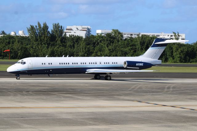 McDonnell Douglas MD-87 (N111RE)