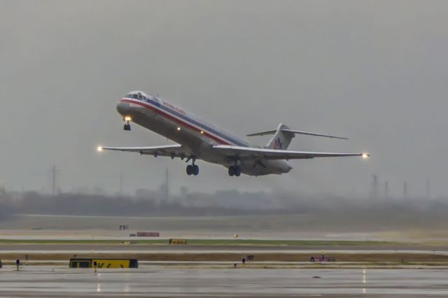 McDonnell Douglas MD-80 —