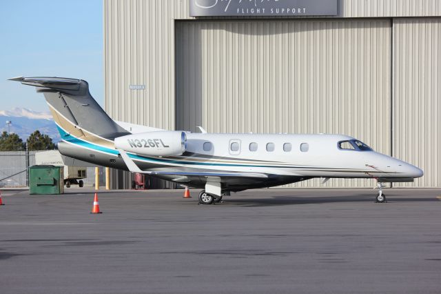 Embraer Phenom 300 (N326FL)