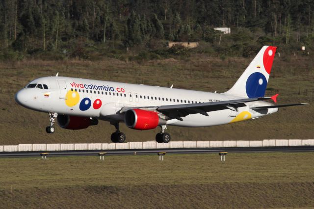 Airbus A320 (HK-5051) - Touching down at Quito.