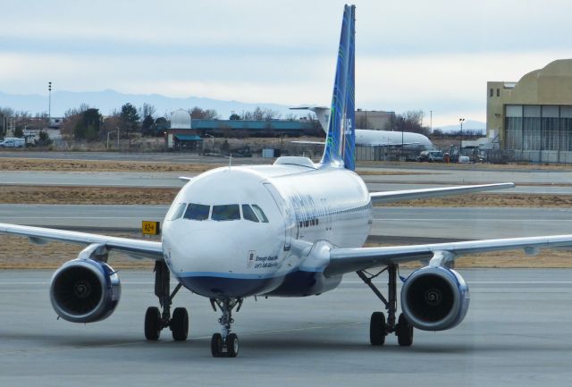 Airbus A320 (N712JB)