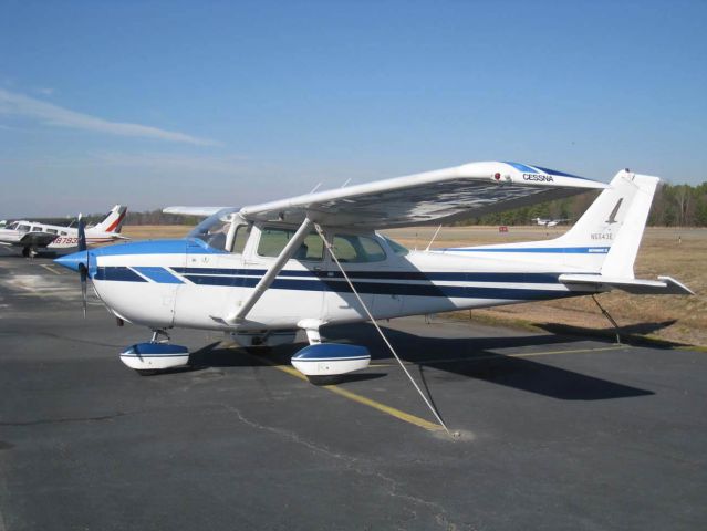 Cessna Skyhawk (N5543E) - Skyhawk