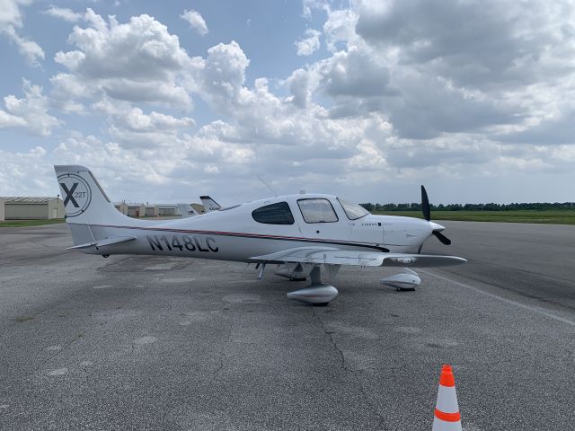 Cirrus SR22 Turbo (N148LC)