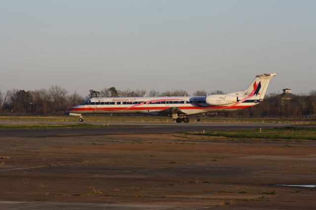 Embraer ERJ-145 (N909AE)