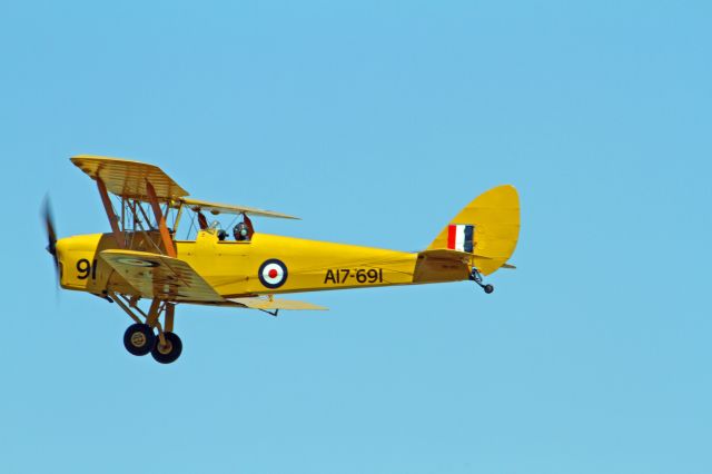 — — - Temora air show 2015 Tiger moth