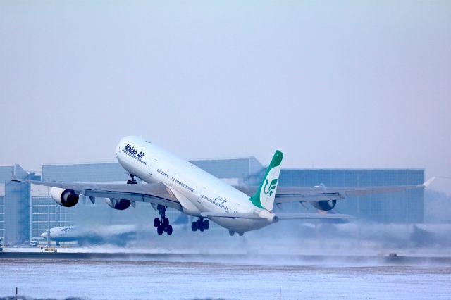 Airbus A340-600 (EP-MMR)