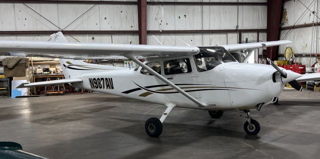Cessna Skyhawk (N987AV)