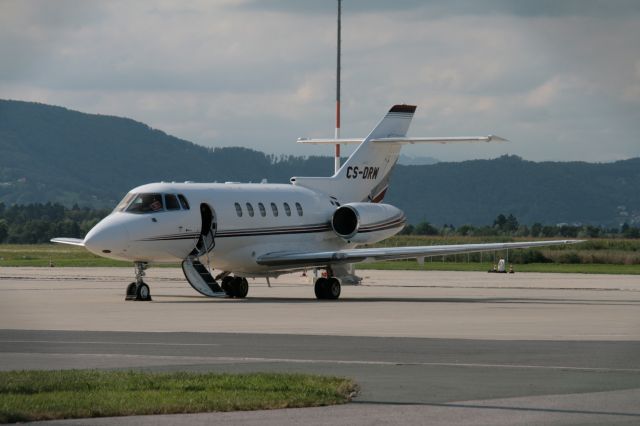 Hawker 800 (CS-DRW) - Raytheon Hawker 800 XPi  -  NetJets Europe  -  Graz 08.08.2012