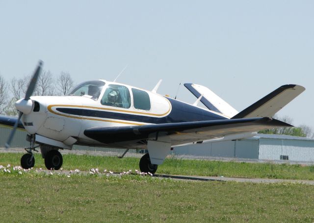 Beechcraft Bonanza (36) (N744B) - 1948 Beech A35 taxiing to runway 14 on taxiway Foxtrot at the Shreveport Downtown airport.