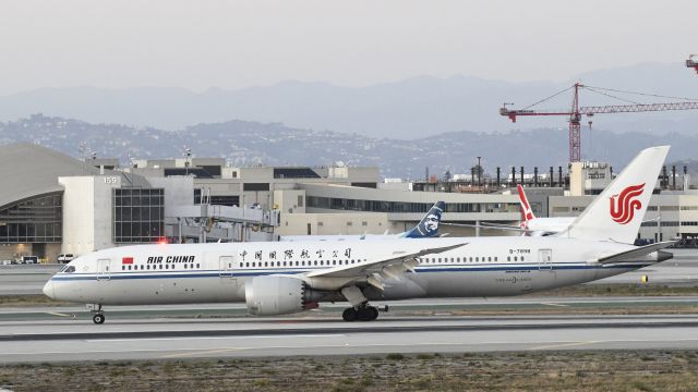 Boeing 787-9 Dreamliner (B-7898) - Arrived at LAX on 25L