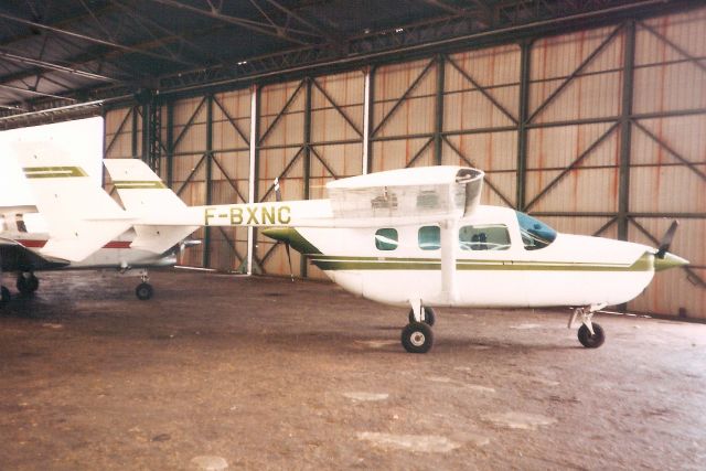 Cessna Super Skymaster (F-BXNC) - Seen here in Jun-91.br /br /Registration cancelled 3-Oct-05.