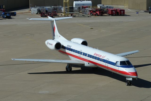 Embraer ERJ-145 (N935AE)