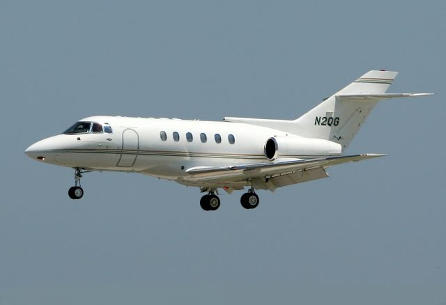 Canadair Challenger (N20G)