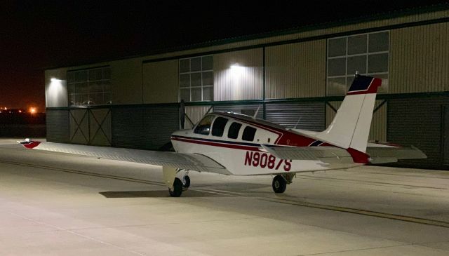 Beechcraft Bonanza (36) (N9087S) - Dawn patrol from KLEX to KLYH to pick up Piedmont Airlines models