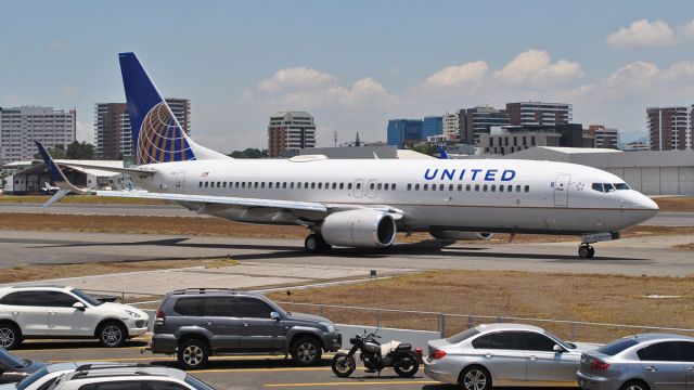 Boeing 737-700 (N17233) - Boeing B737-824(WL)br /br /15-04-2017