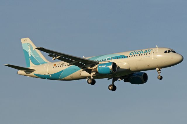 Airbus A320 (EC-ICU)