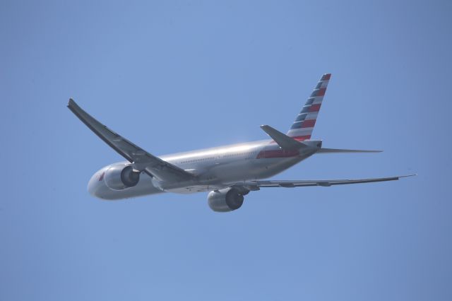 BOEING 777-300ER (N729AN)