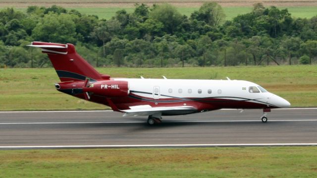 Embraer Legacy 550 (PR-HIL)