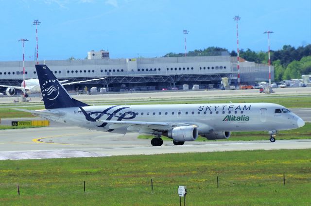 EMBRAER 195 (EI-RND) - MALPENSA - ROME FIUMICINO.