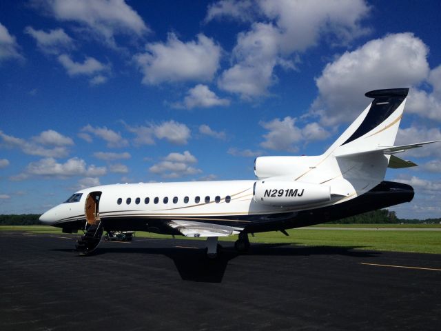 Dassault Falcon 900 (N291MJ) - Falcon 900EX, tail # N291MJ, in Elizabeth City, NC.