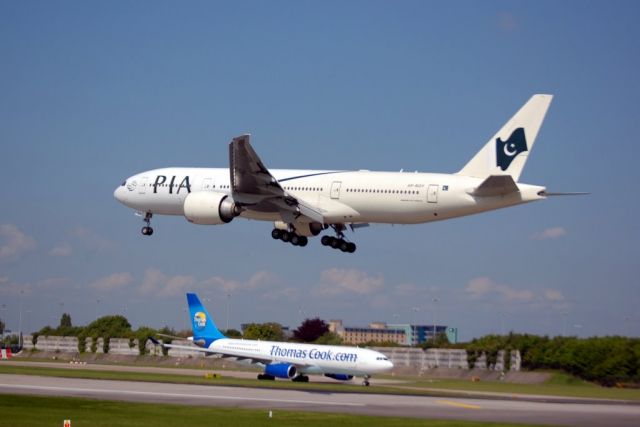 Boeing 777-200 (AP-BGY) - landing on 23r