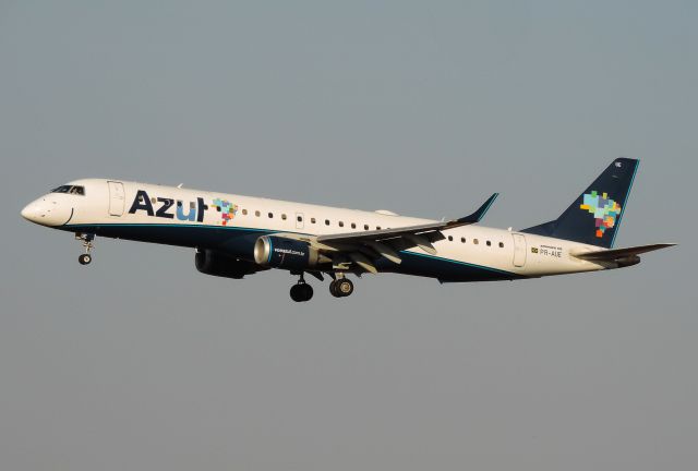 EMBRAER 195 (PR-AUE)