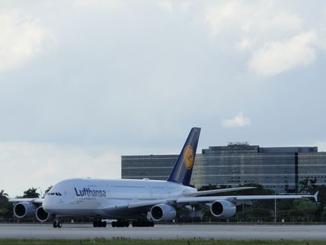 Airbus A380-800 (D-AIMI)