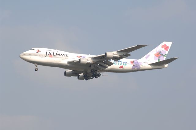 Boeing 747-200 (BON8150) - Final Approach to Narita Intl Airport R/W34L on 2006/11/3 Resocha c/s