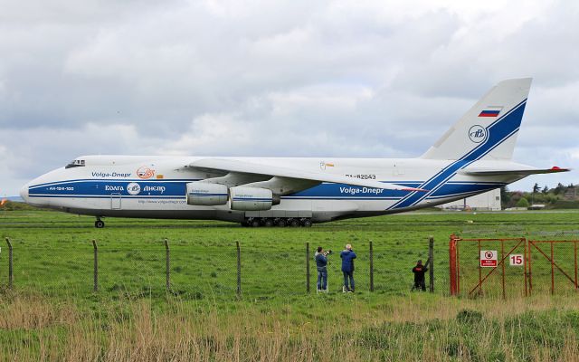 Antonov An-124 Ruslan (RA-82043) - volga-dnepr an-124-100 ra-82043 arriving in shannon from frankfurt-hahn 15/4/17.