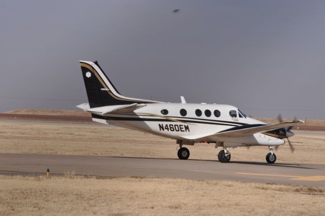 Beechcraft King Air 90 (N460EM)