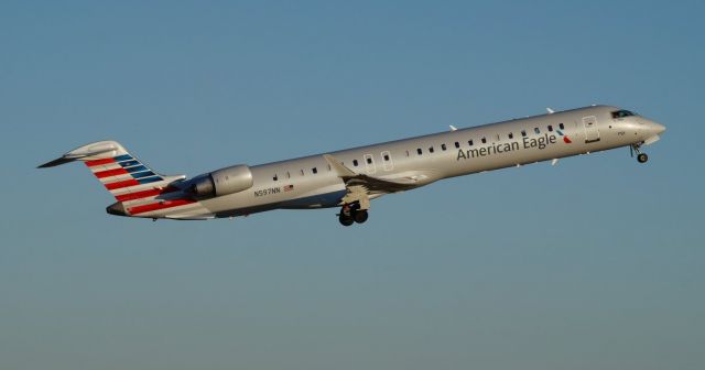 Canadair Regional Jet CRJ-900 (N597NN)