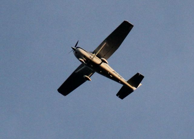 Cessna Skylane (N811PE)