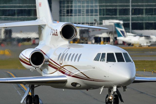 Dassault Falcon 50 (C-GJLB)