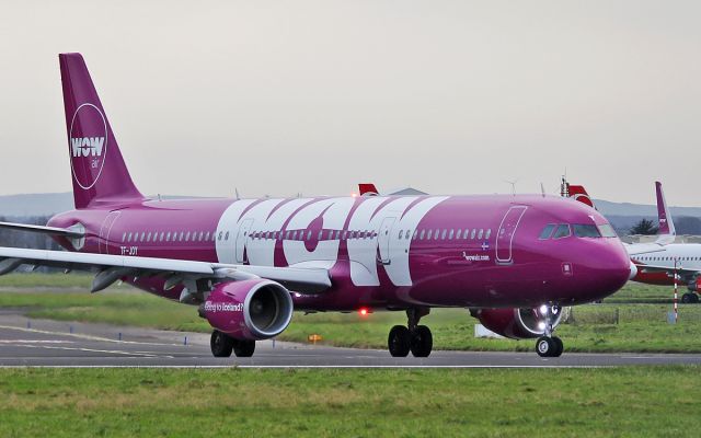 Airbus A321 (TF-JOY) - wow air a321-211 tf-joy dep shannon 17/11/17.