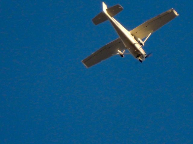 Cessna Skylane (N2579G) - EWK-br /10/19/22