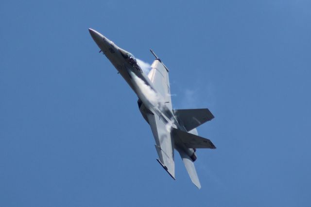 McDonnell Douglas FA-18 Hornet — - Super Hornet Practice Flight Dayton Air Show.  